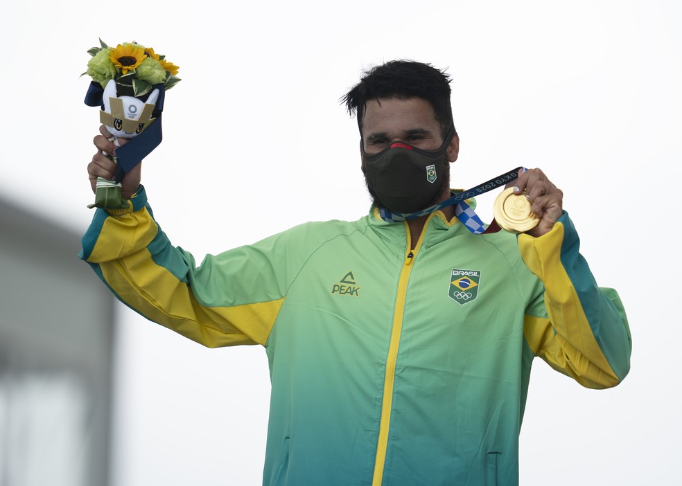 Italo Ferreira conquista primeiro ouro do Brasil nas Olimpíadas de Tóquio.  - Rádio Cidade Amiga