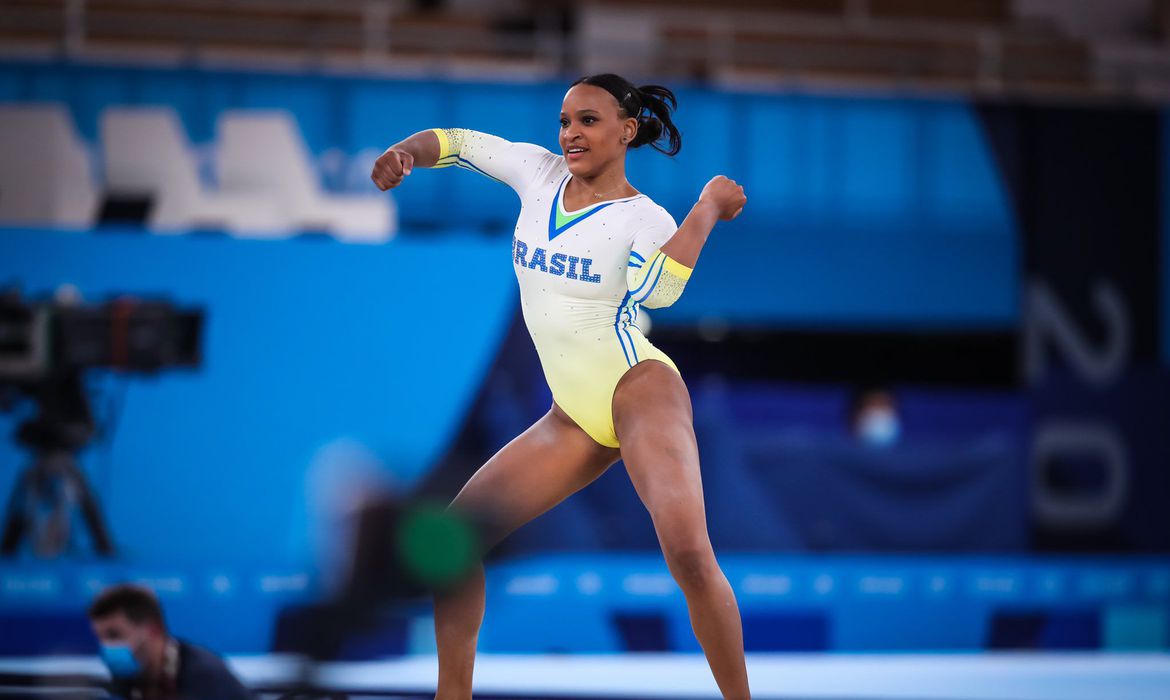 Rebeca Andrade é prata, e Simone Biles fatura o hexa no Mundial, ginástica  artística
