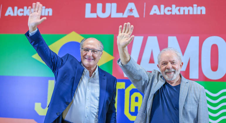 Lula manda mensagem às famílias das vítimas do ataque em creche de